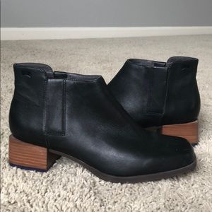 *Brand New* Danish brand black&brown booties